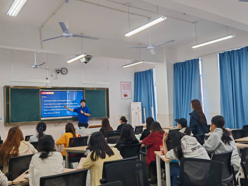 學院師生參加2025年新加坡護理醫(yī)科獎學金項目視頻交流培訓會